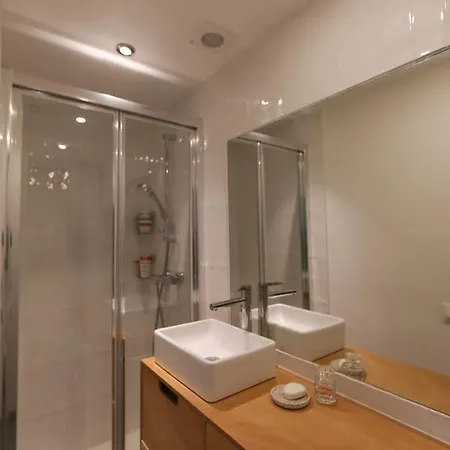 Apartment Charming Apt In The Heart Of Paris